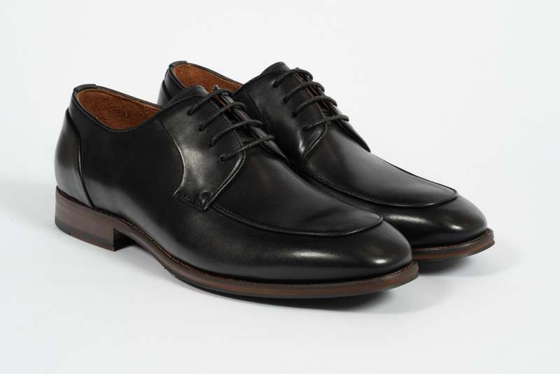 Black Apron Derby Lace-up Loafer