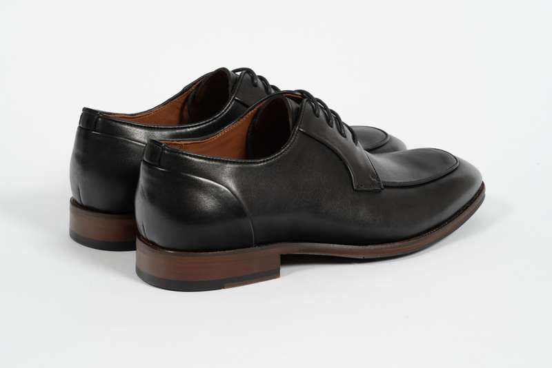Black Apron Derby Lace-up Loafer