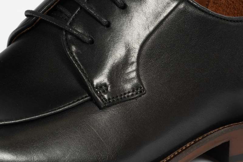 Black Apron Derby Lace-up Loafer