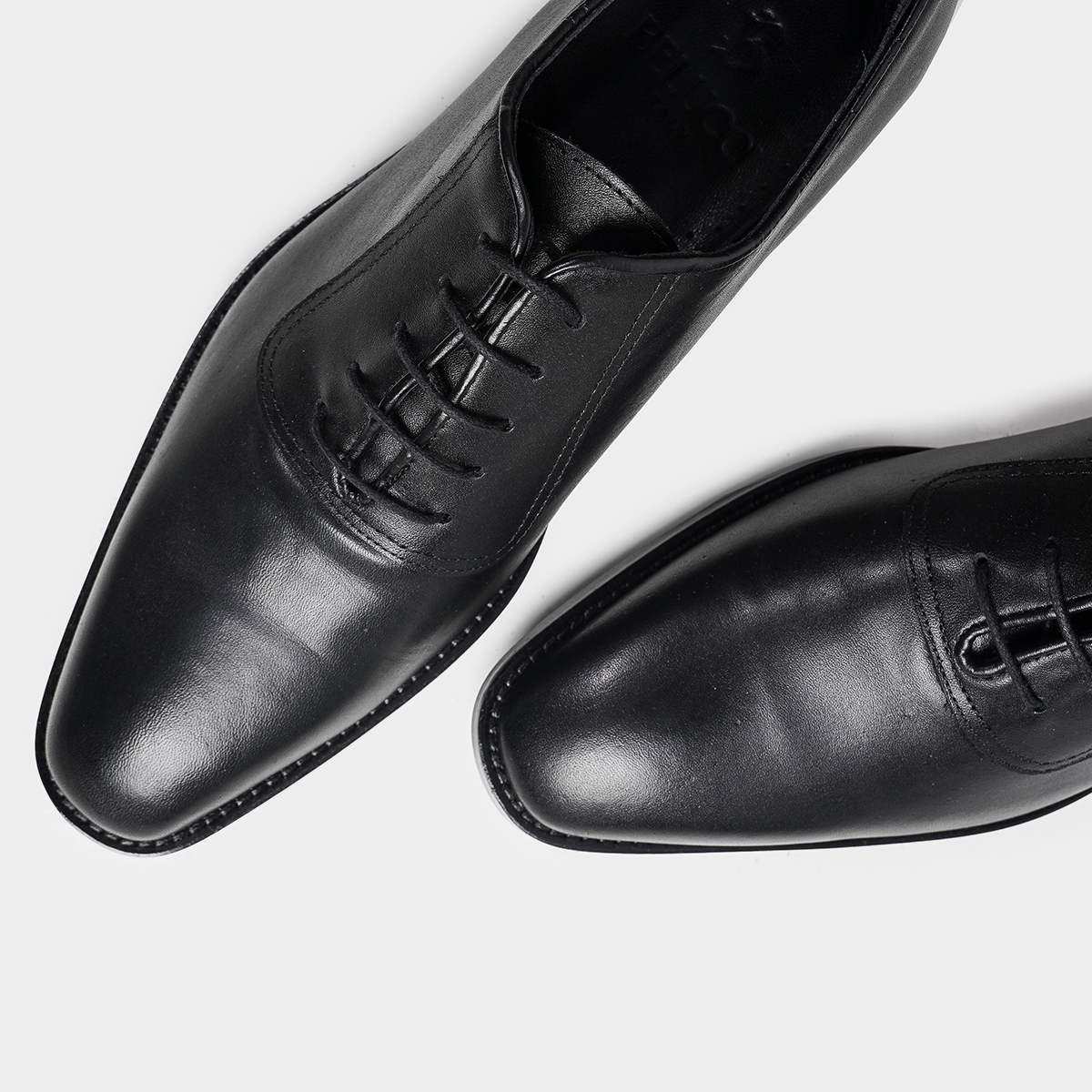 Black Antiqe Lace-up