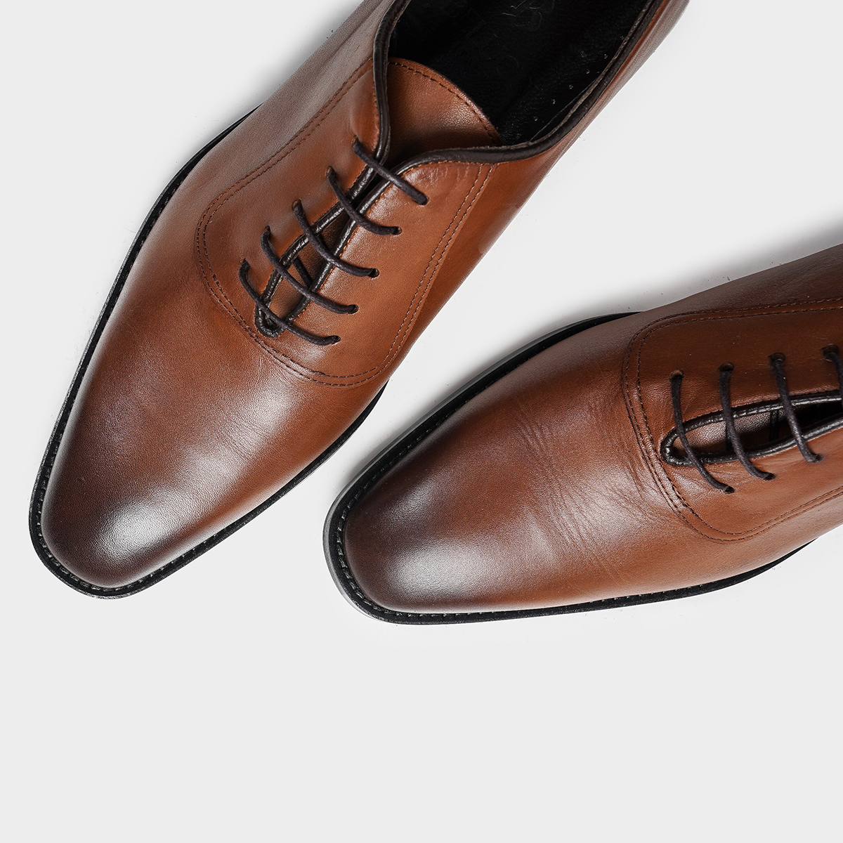 Taba Antiqe Lace-up