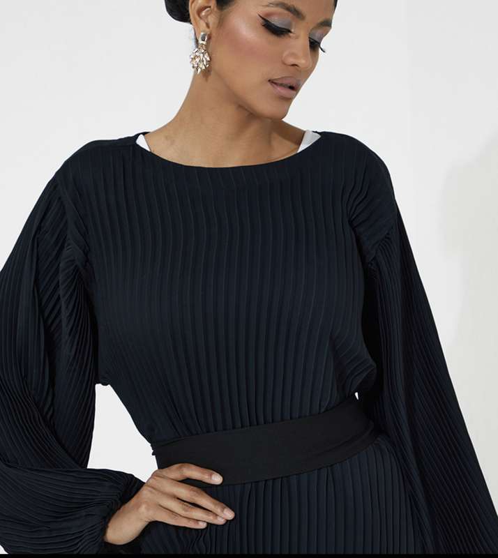 Black-Bleated abaya