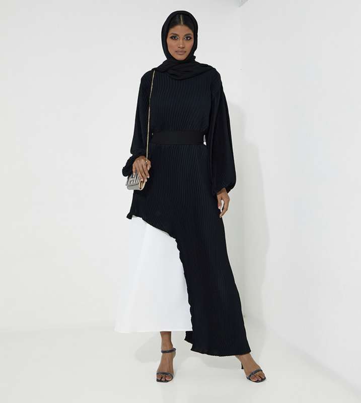 Black-Bleated abaya