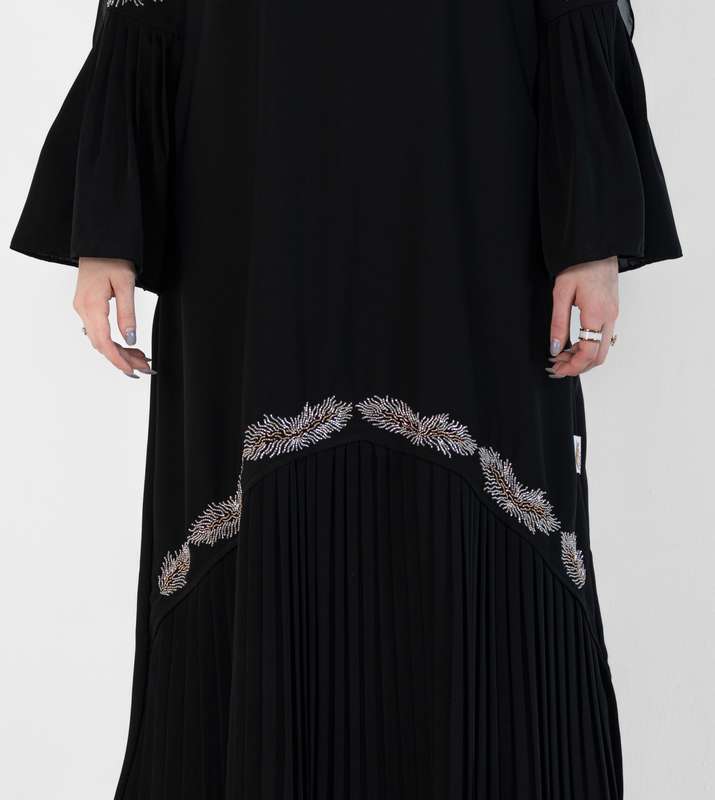 Abaya With Emroidary Design And Pleated Style