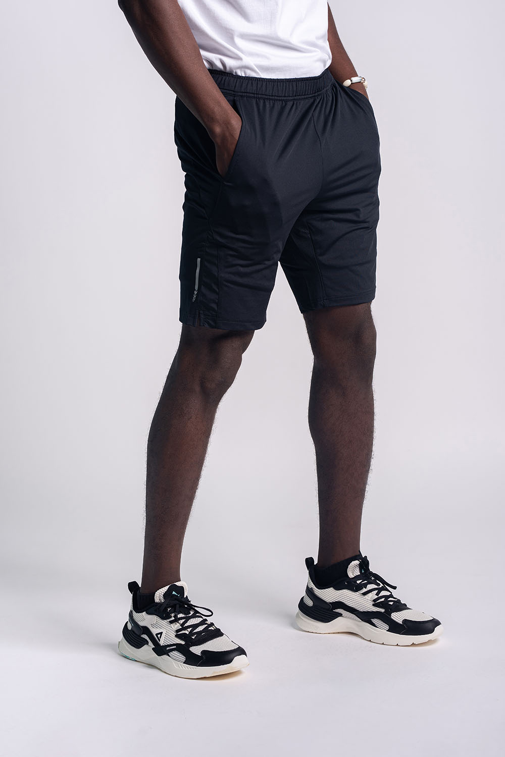 WOVEN SHORTS - MEN2311610030337002