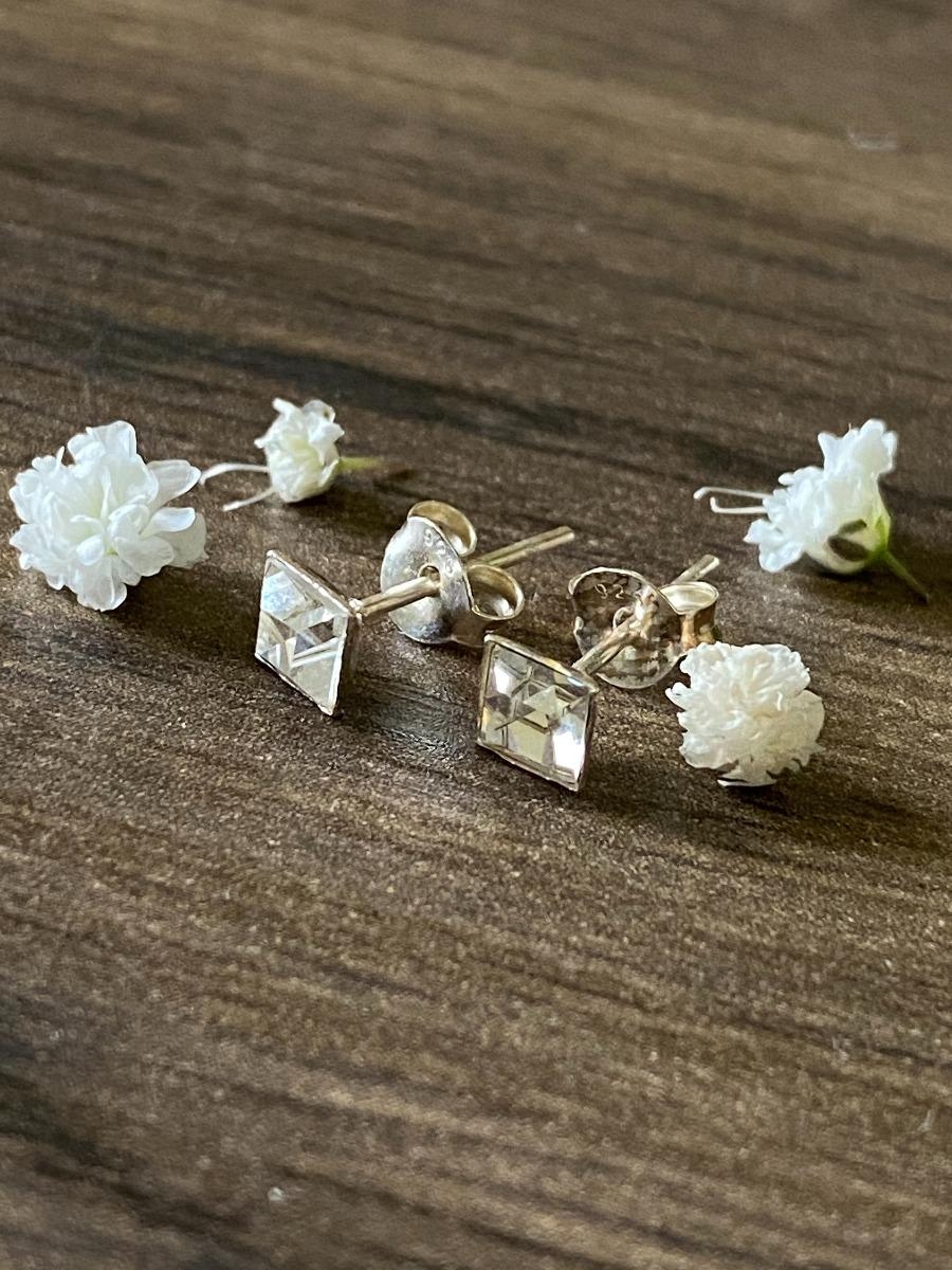 Sterling silver stud earring