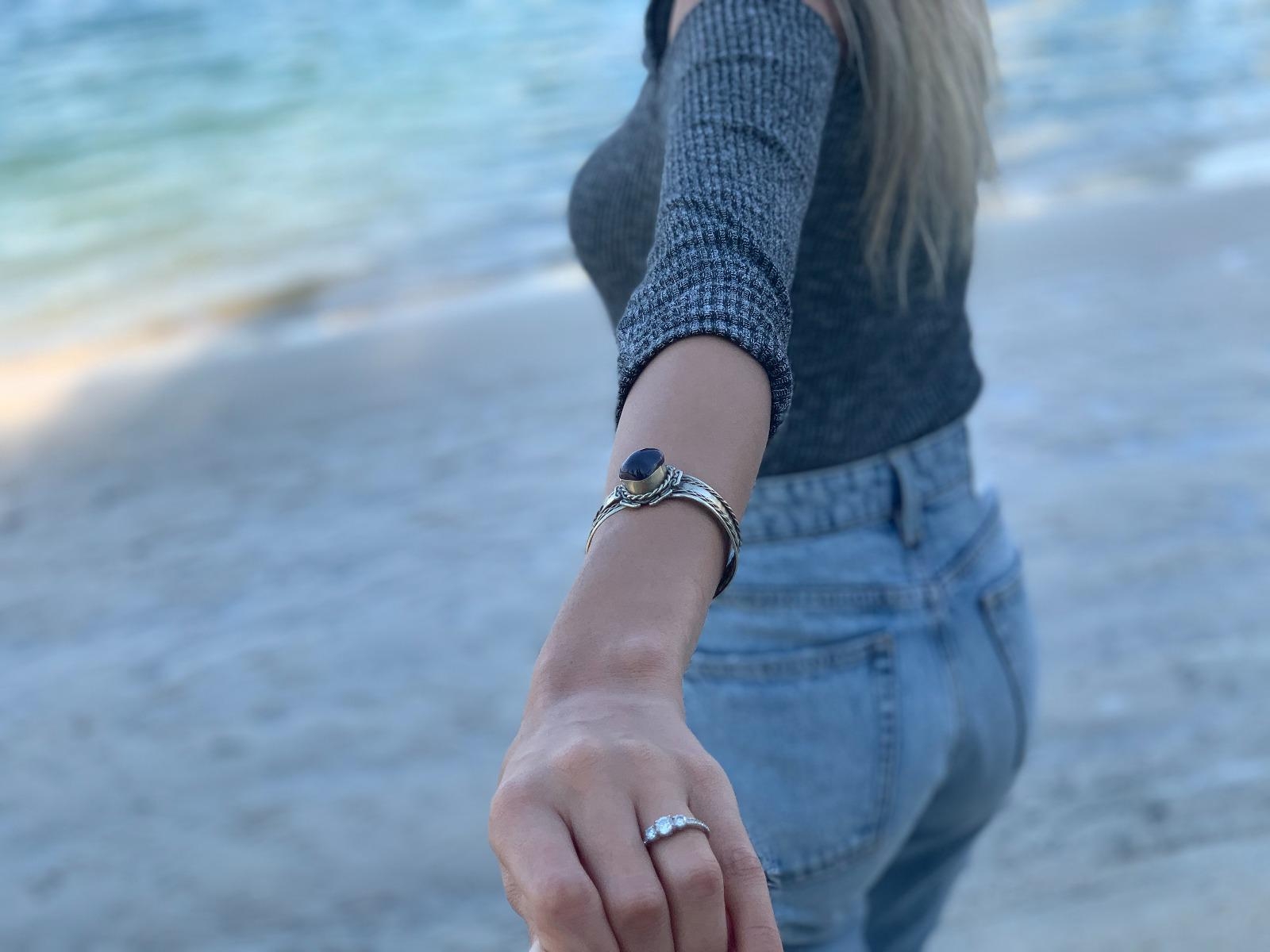 Blue agate stone bracelet