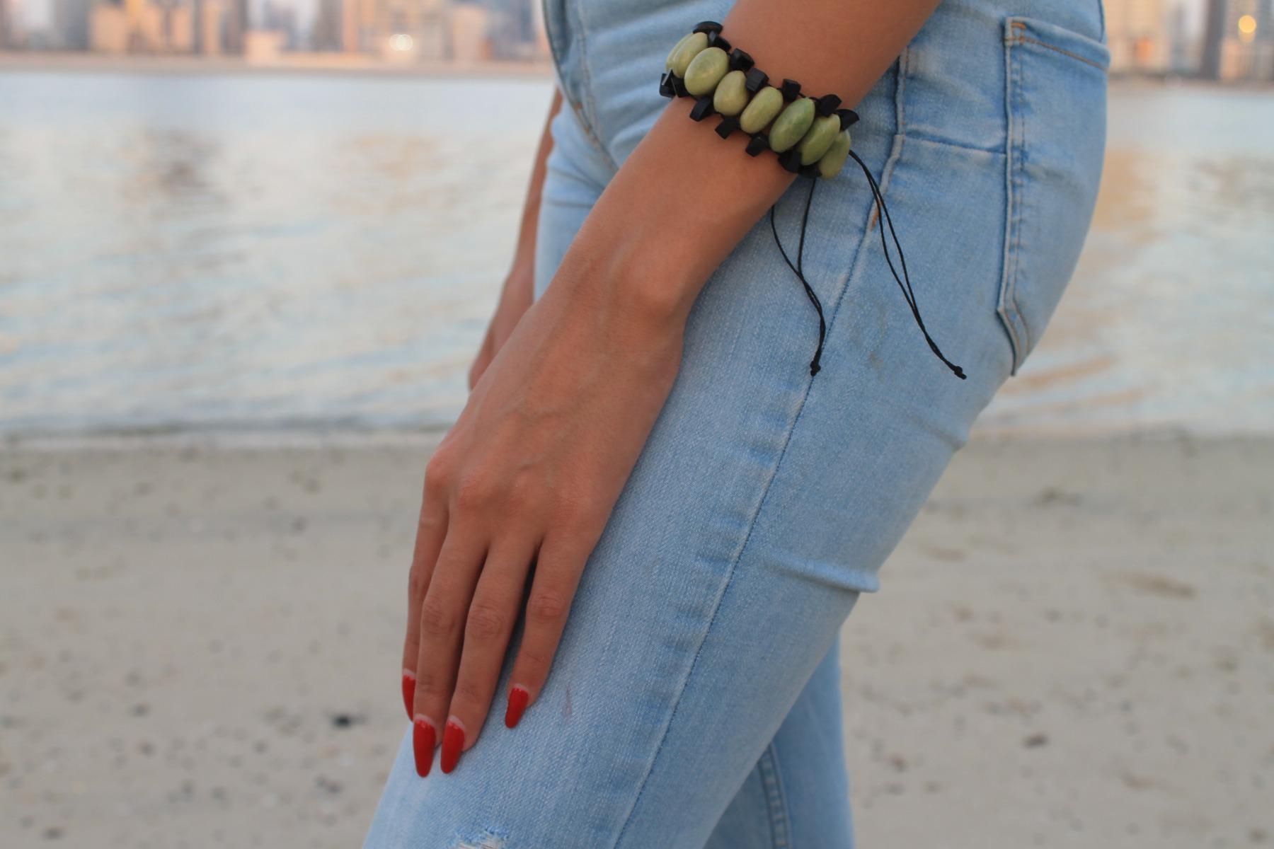 Women bracelet green natural seeds