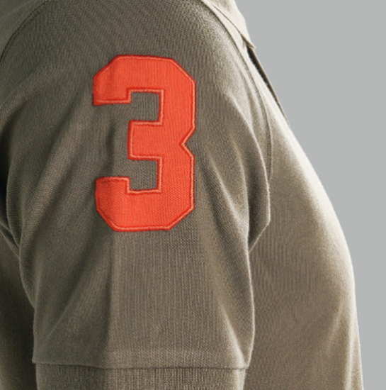 Men"s regular fit short-sleeved polo shirt