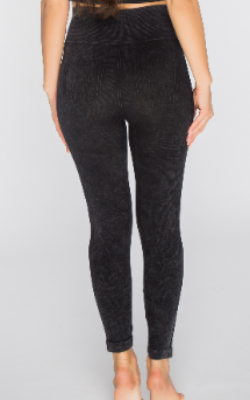 Women"s Shredded Knee Legging D.Jeans