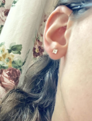 Silver stud earring with zircon stone